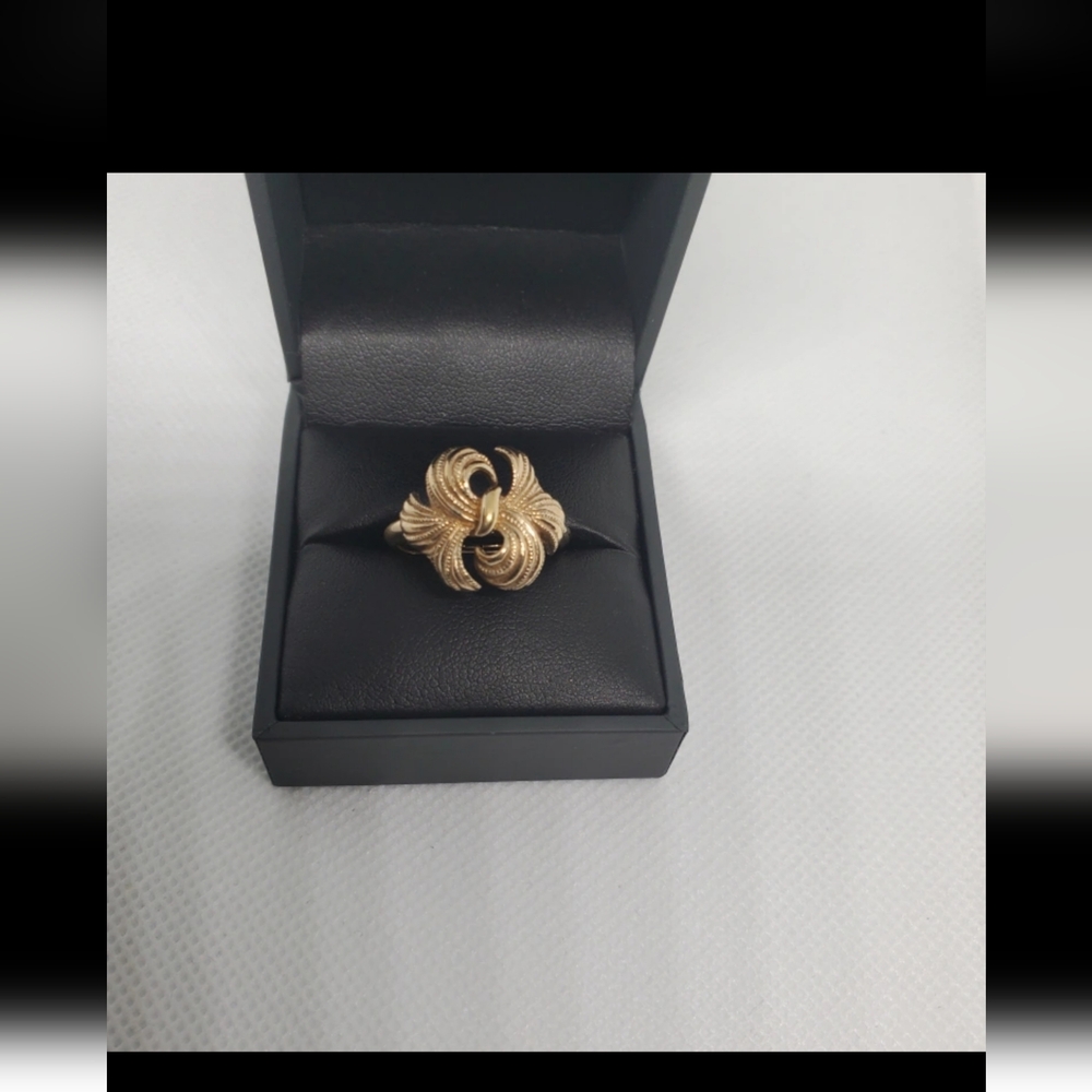 Vtg. 70's Avon Ring